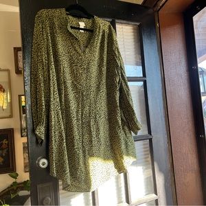H&M green leopard tunic dress